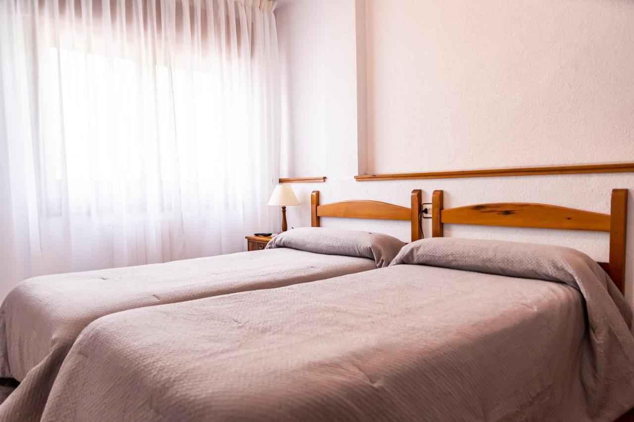 Hostal Restaurante Ventasierra Valdoré Екстериор снимка