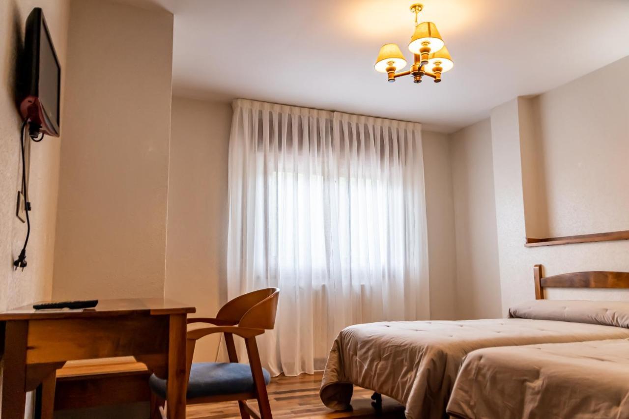 Hostal Restaurante Ventasierra Valdoré Екстериор снимка