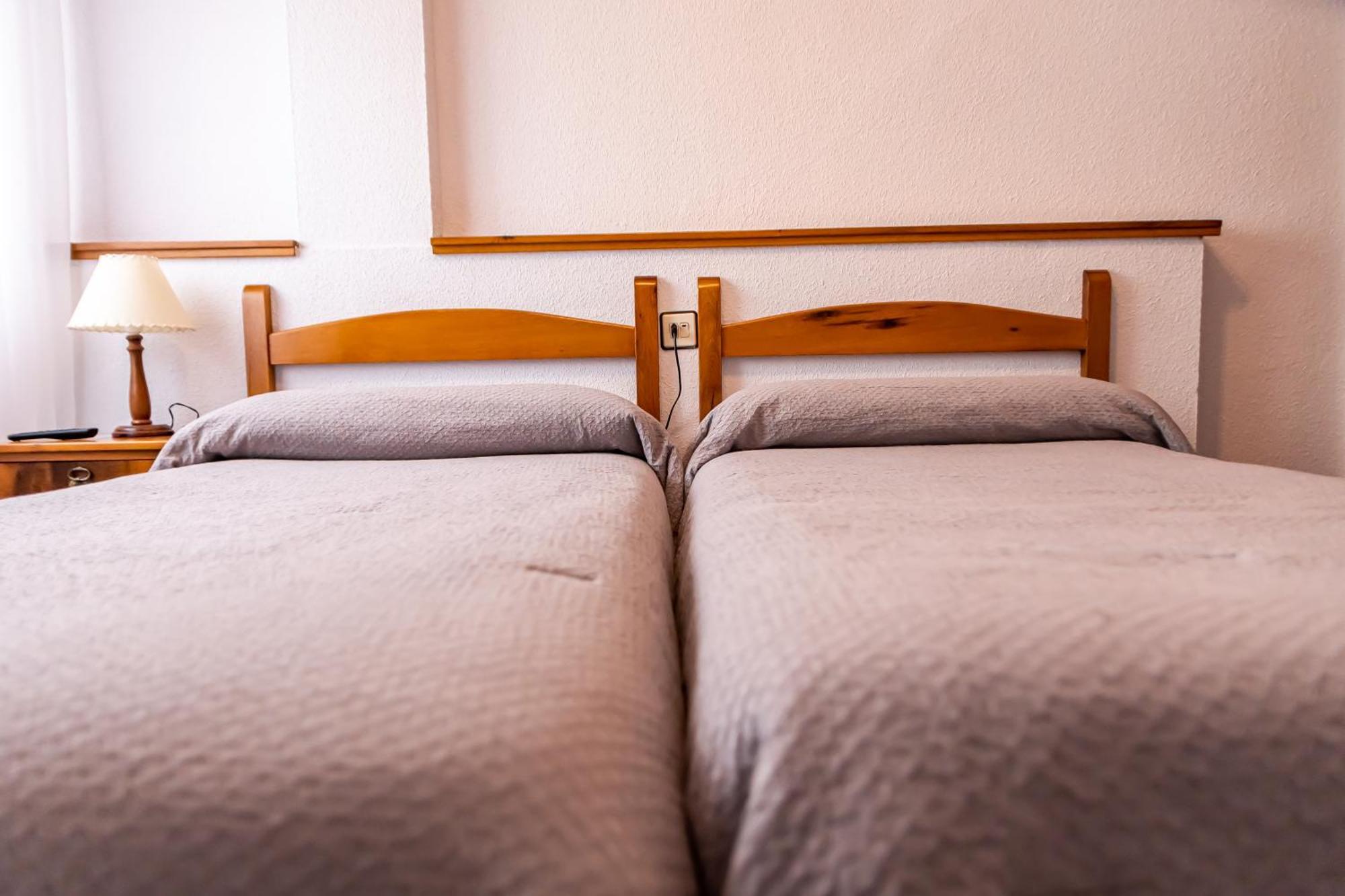 Hostal Restaurante Ventasierra Valdoré Екстериор снимка
